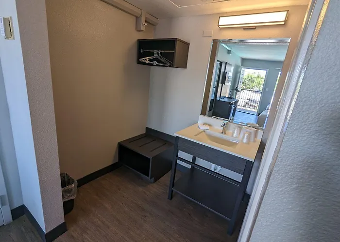 6-kingman, Az - Route 66 East 3*
